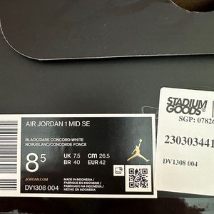 Air Jordan Mid SE